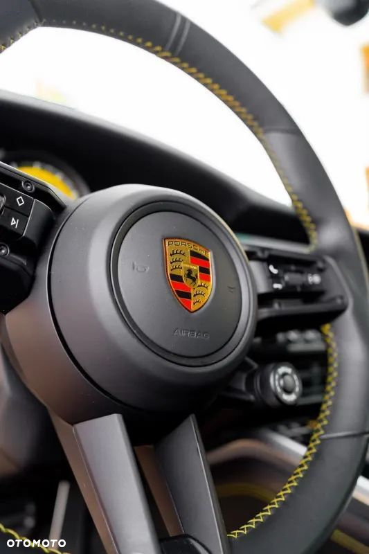 Porsche 911 Turbo S - 12