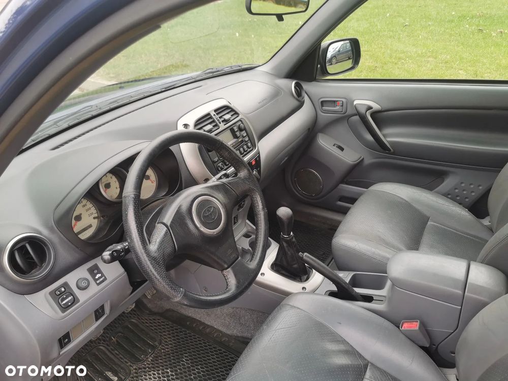 Toyota RAV4 4x4 Executive - 16