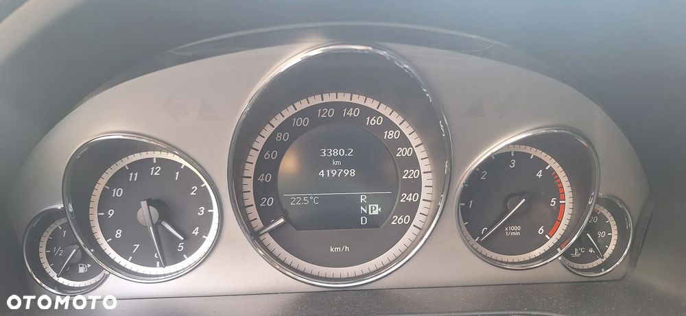Mercedes-Benz Klasa E 350 CDI DPF BlueEFFICIENCY 7G-TRONIC Avantgarde - 11