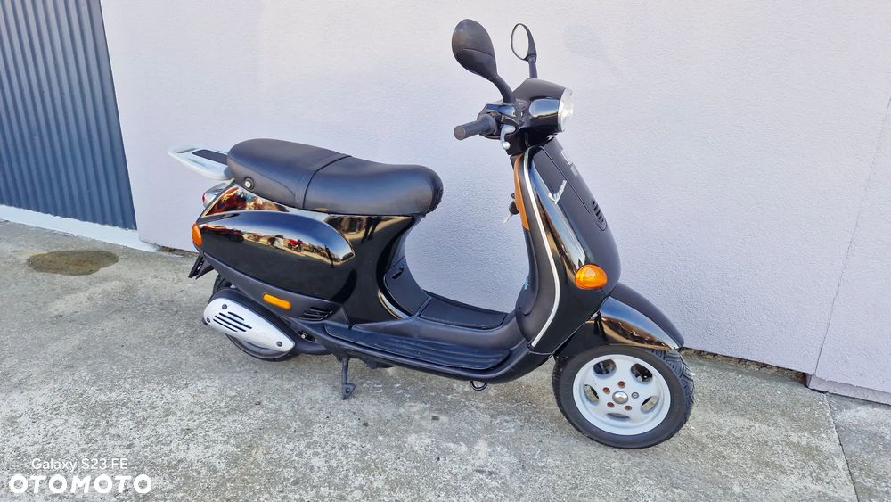 Piaggio Vespa - 1