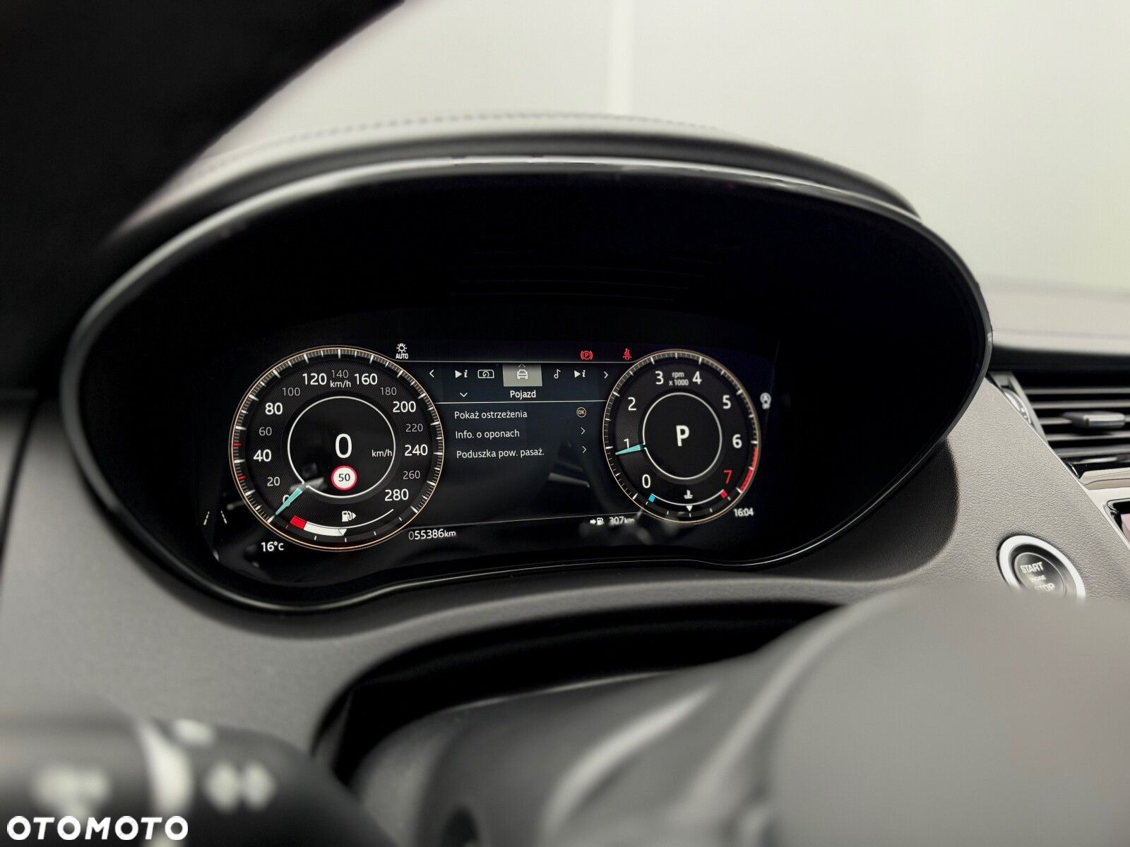 Jaguar E-Pace - 16
