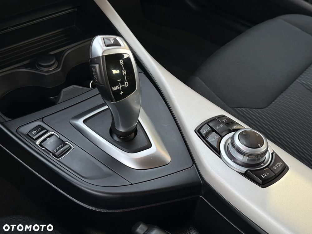BMW Seria 1 118d - 27