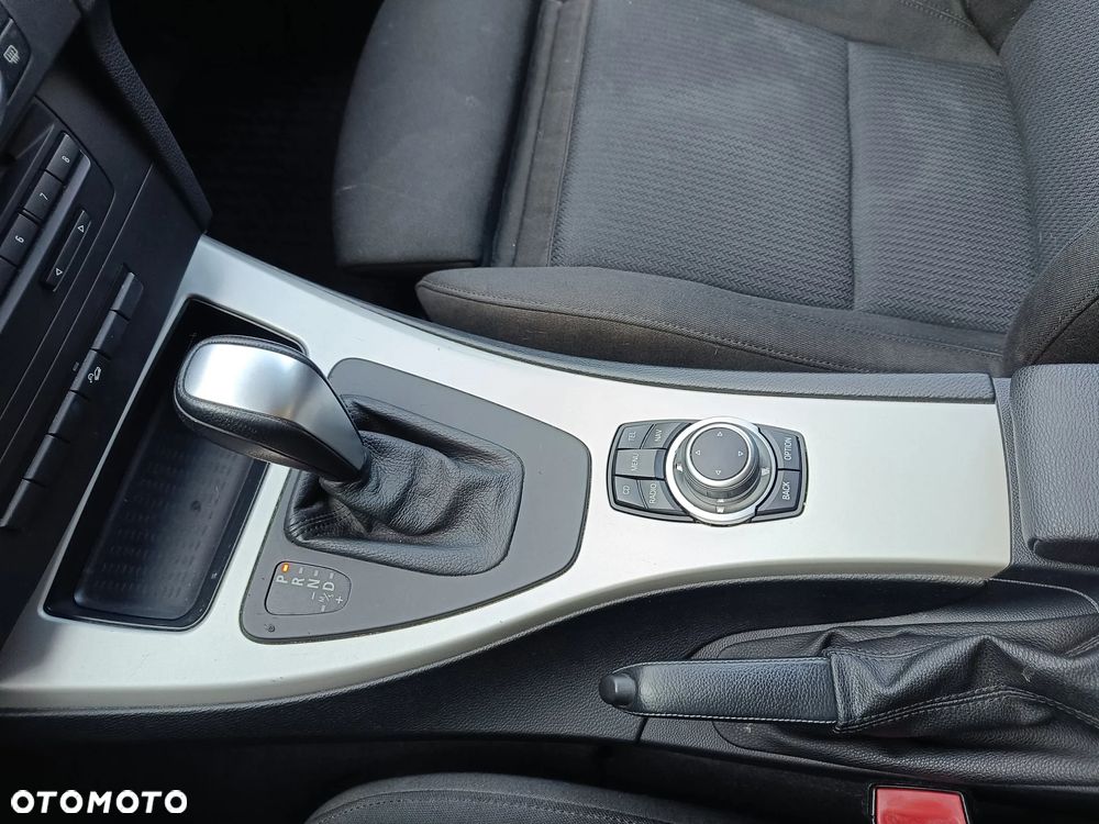 BMW Seria 3 320d Blue Performance Sport Line - 28
