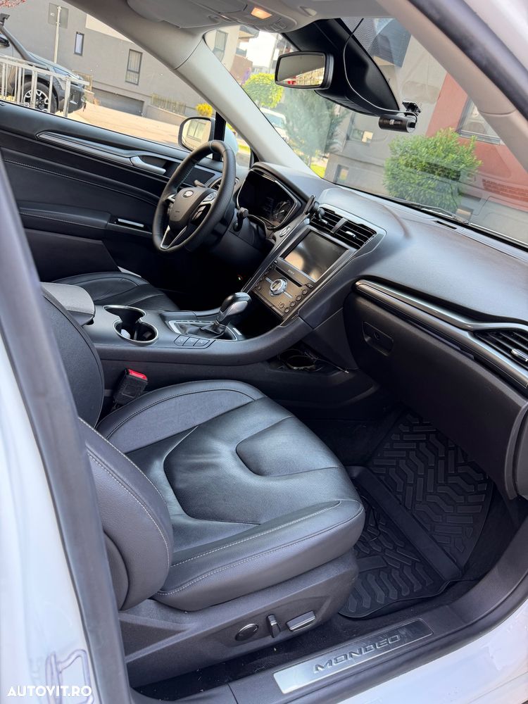 Ford Mondeo 2.0 HEV Titanium - 12