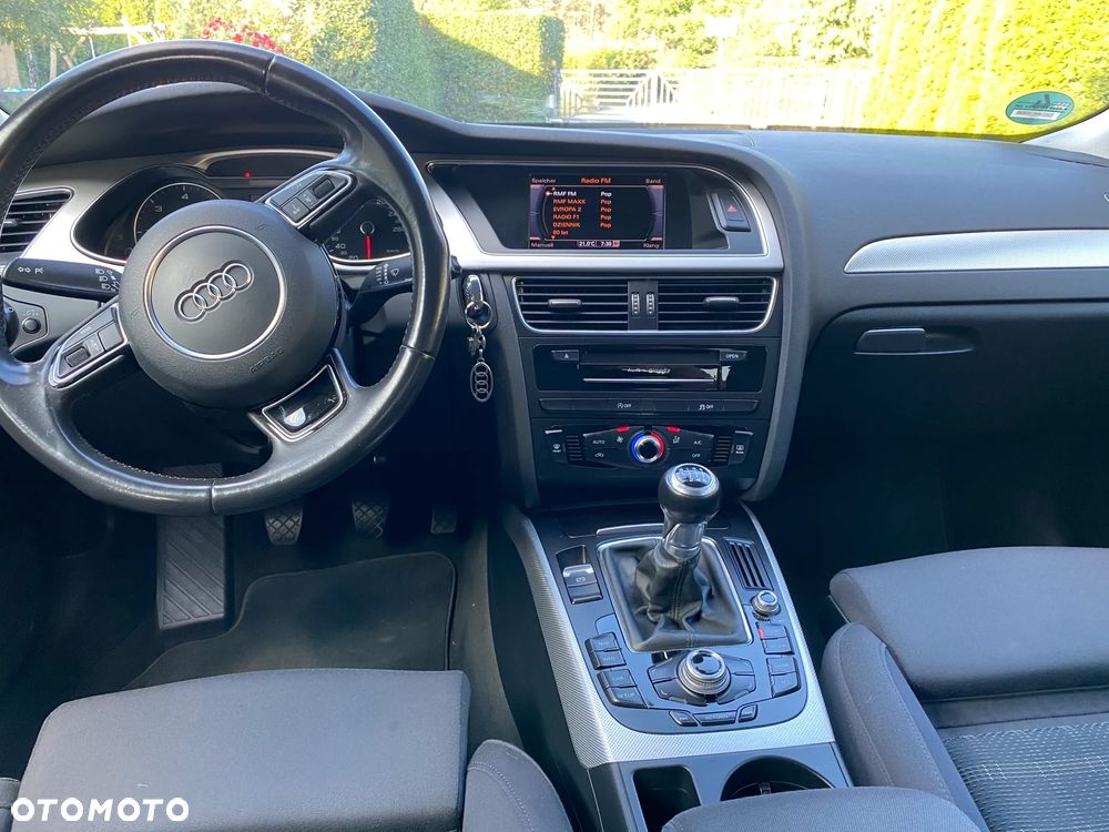 Audi A4 Avant 2.0 TDI DPF clean diesel S line Sportpaket - 15