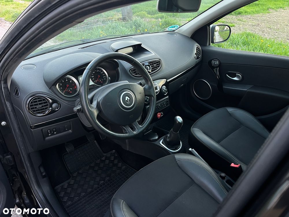 Renault Clio - 9
