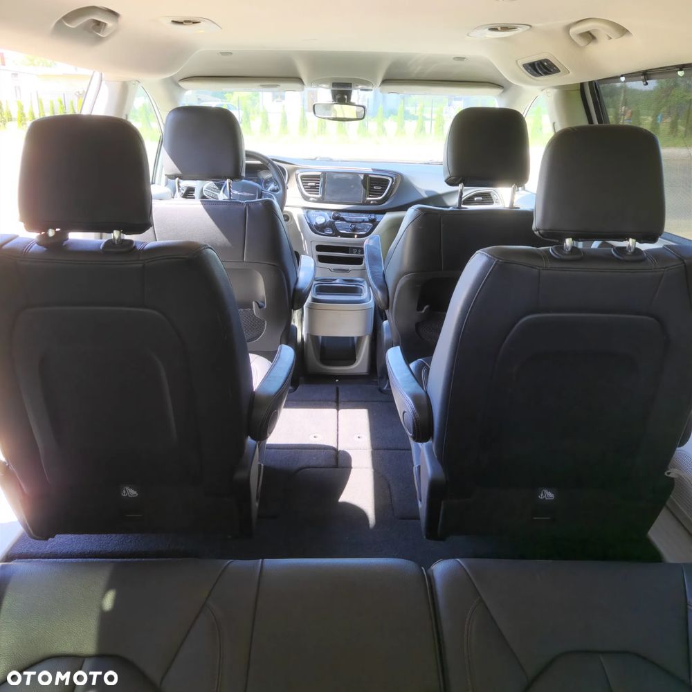 Chrysler Pacifica - 13