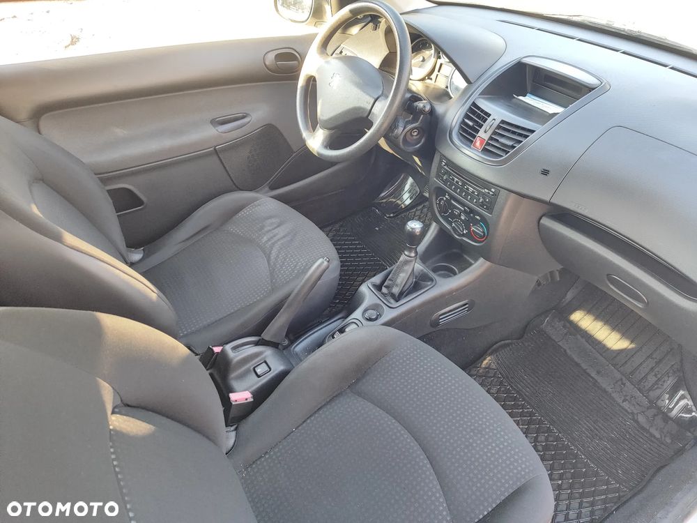 Peugeot 206 - 6