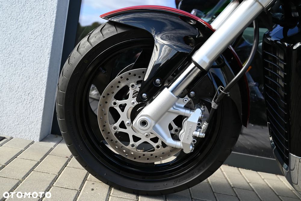 Suzuki Intruder - 36