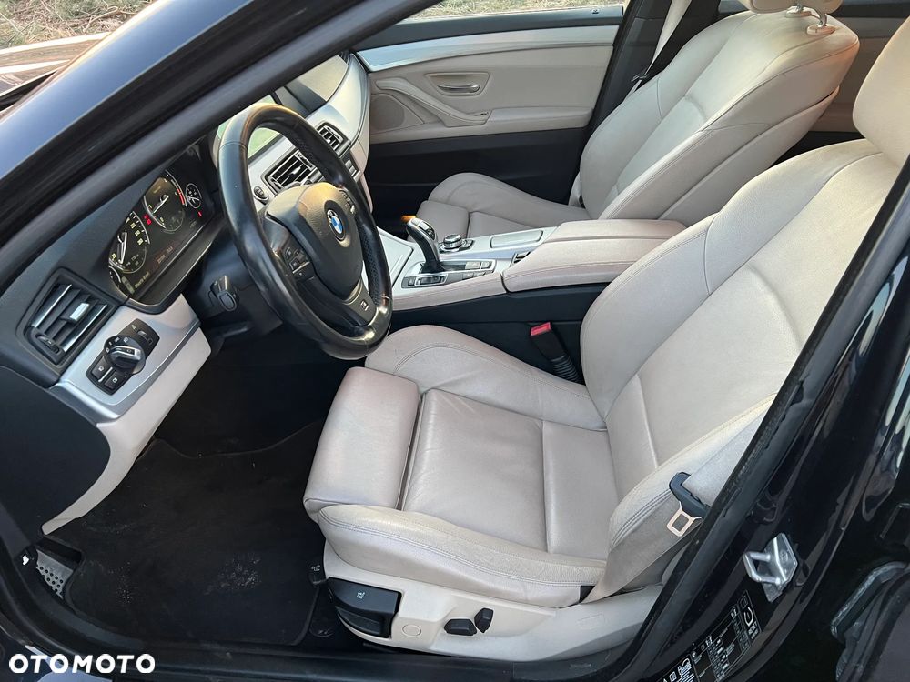 BMW Seria 5 530d xDrive Sport-Aut - 11