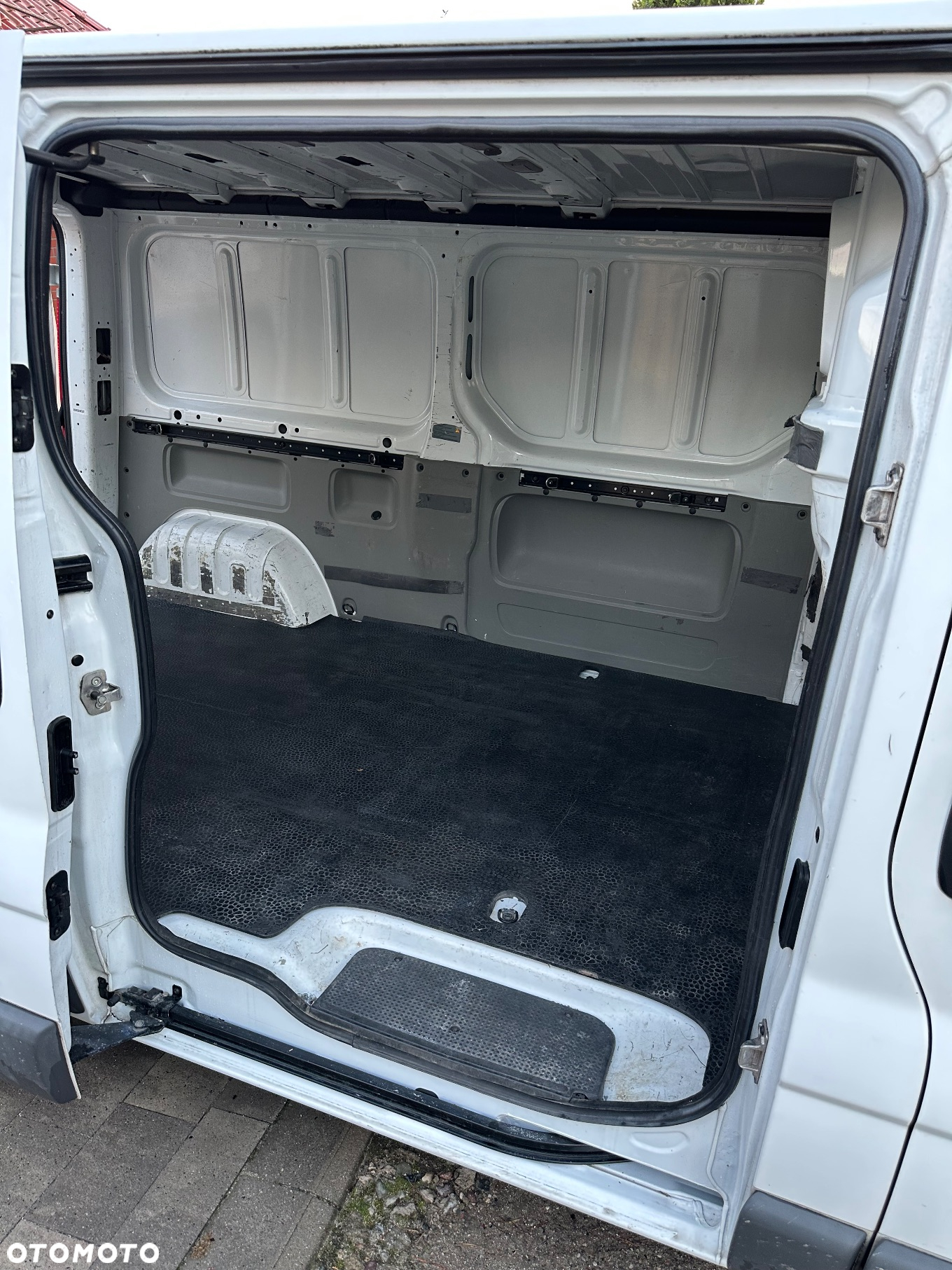 Opel VIVARO - 11