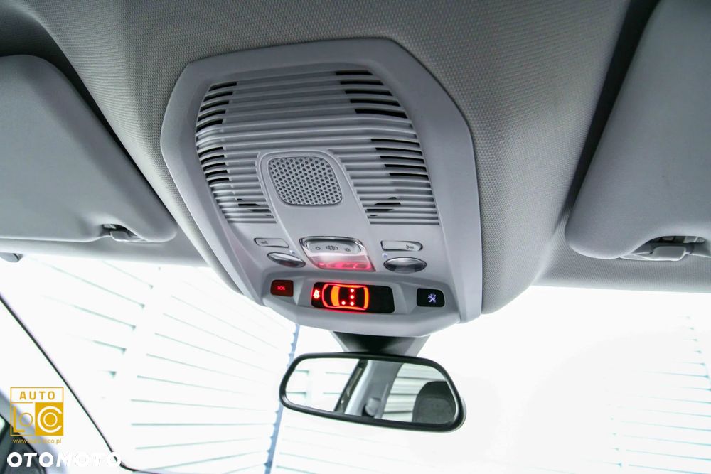 Peugeot 3008 1.6 BlueHDi Allure S&S EAT6 - 32