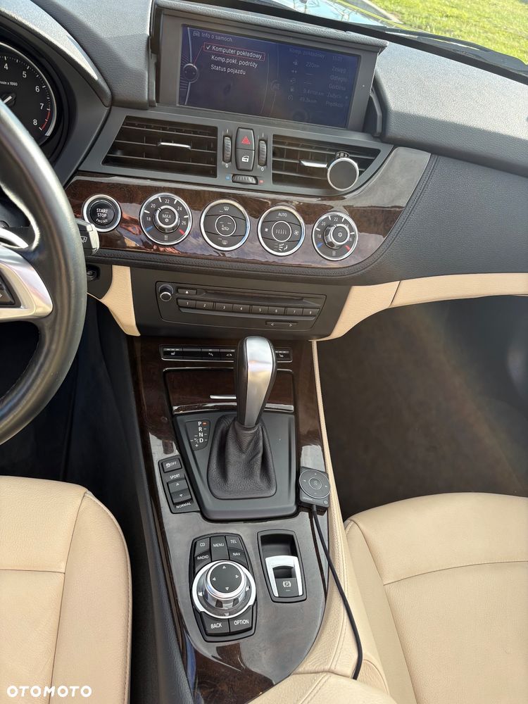 BMW Z4 sDrive23i - 11