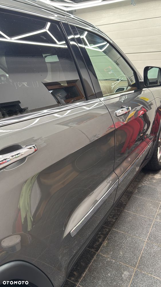 Jeep Grand Cherokee 5.7 V8 HEMI Overland Summit - 19