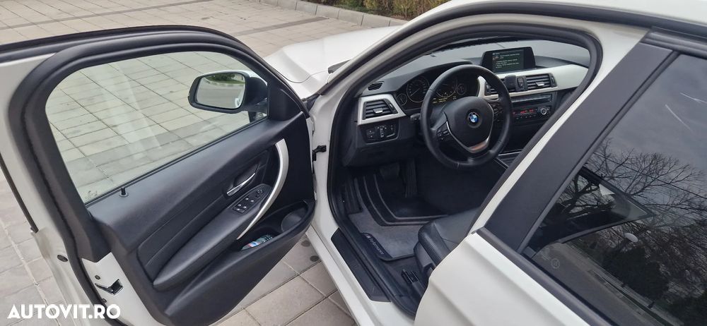 BMW Seria 3 320d DPF Aut. Edition Exclusive - 24