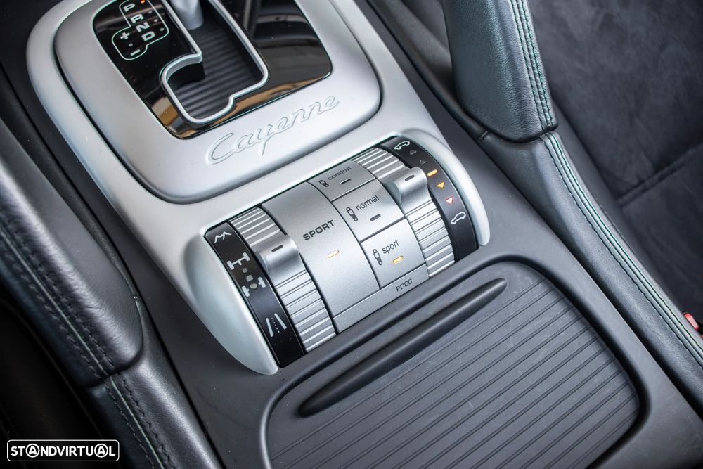 Porsche Cayenne Turbo S - 34