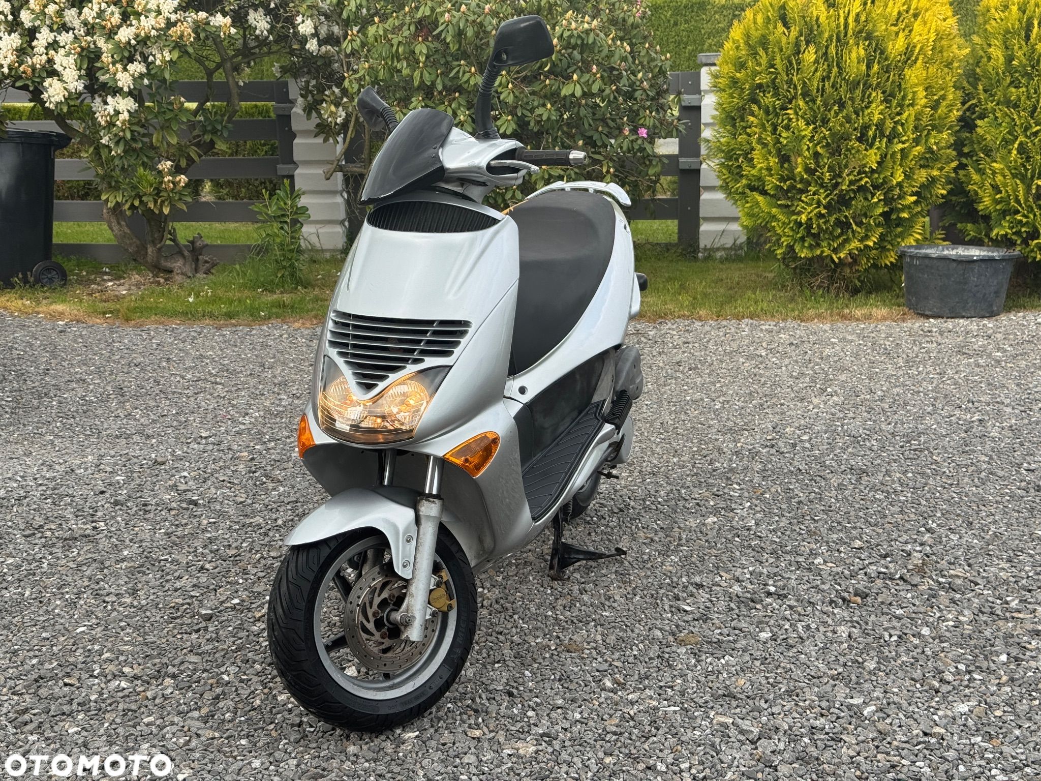 Aprilia Leonardo - 1