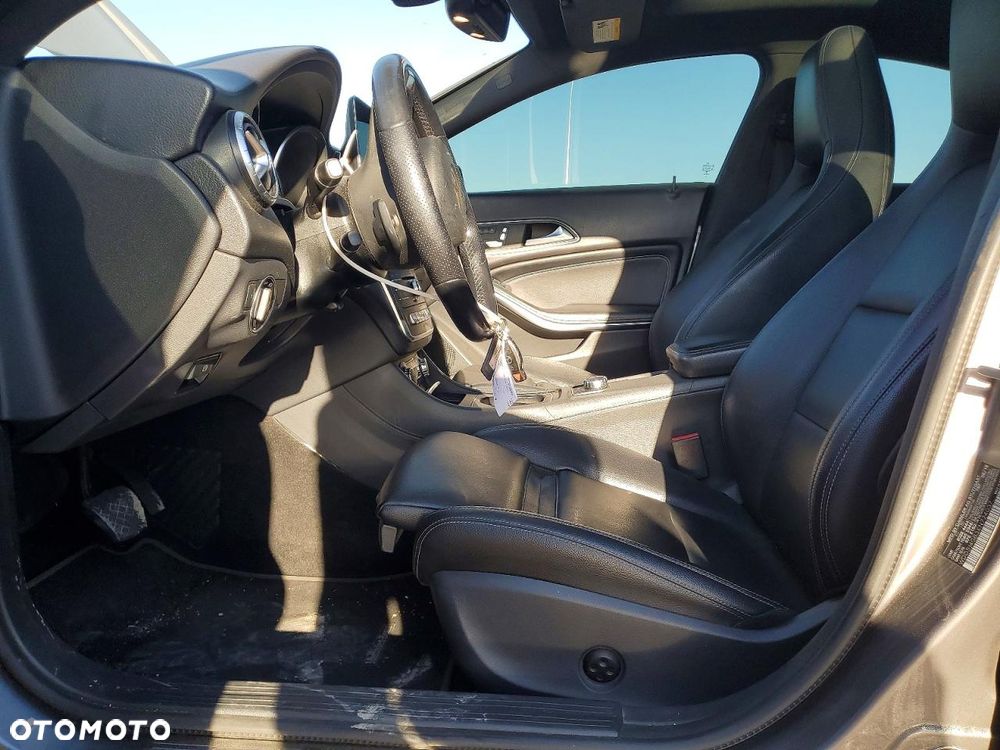Mercedes-Benz CLA 250 4-Matic - 11