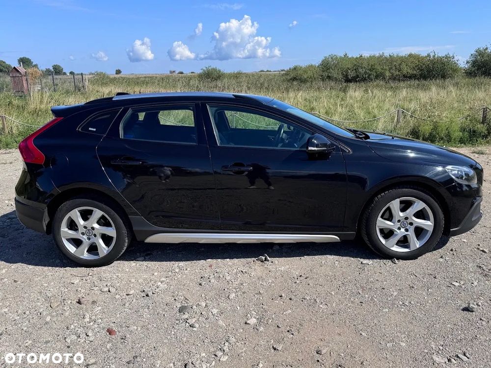 Volvo V40 Cross Country - 1