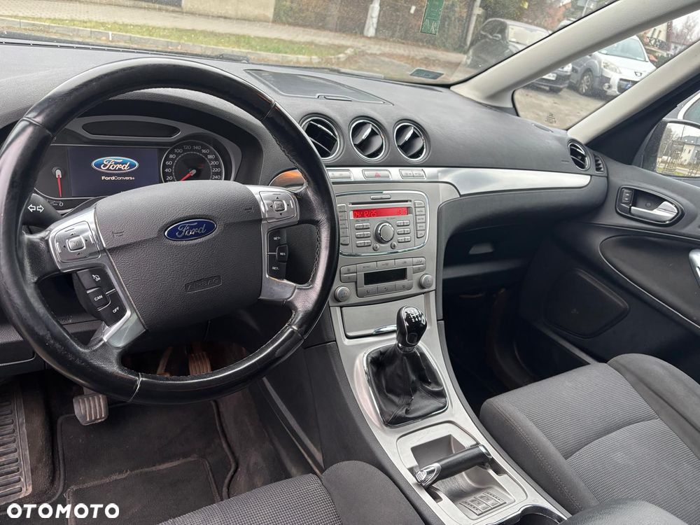 Ford Galaxy 2.0 Concept - 16