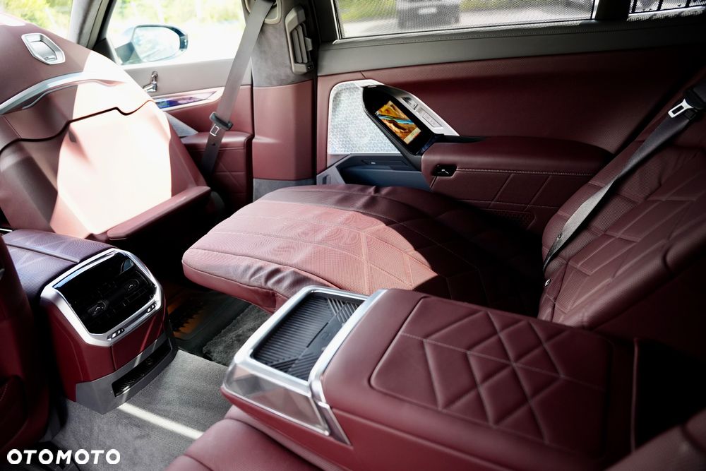 BMW Seria 7 740d xDrive mHEV Individual Edition sport - 27