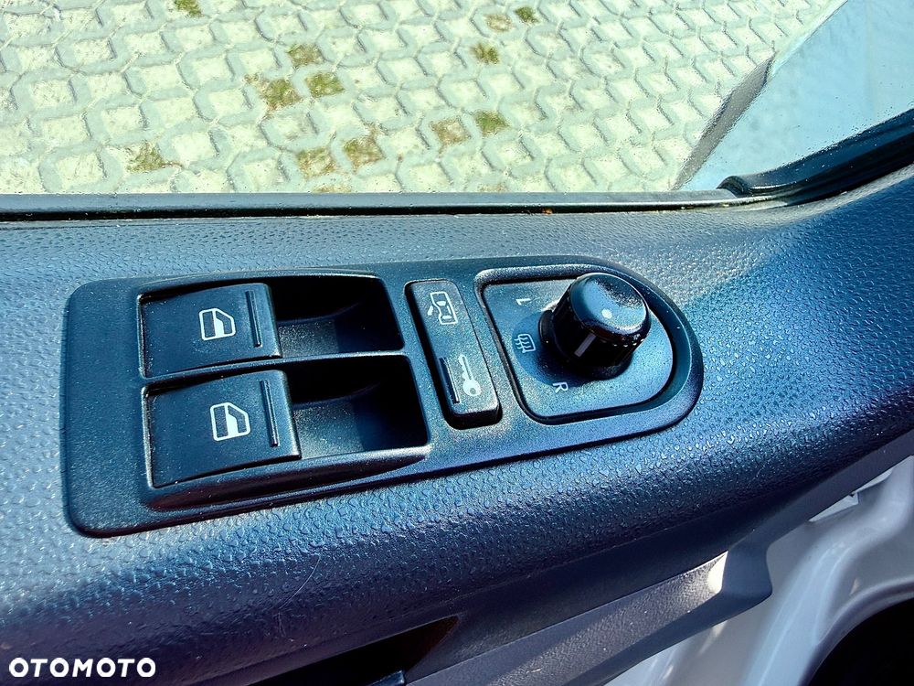 Volkswagen TRANSPORTER T5 1,9TDI 102KM - 25