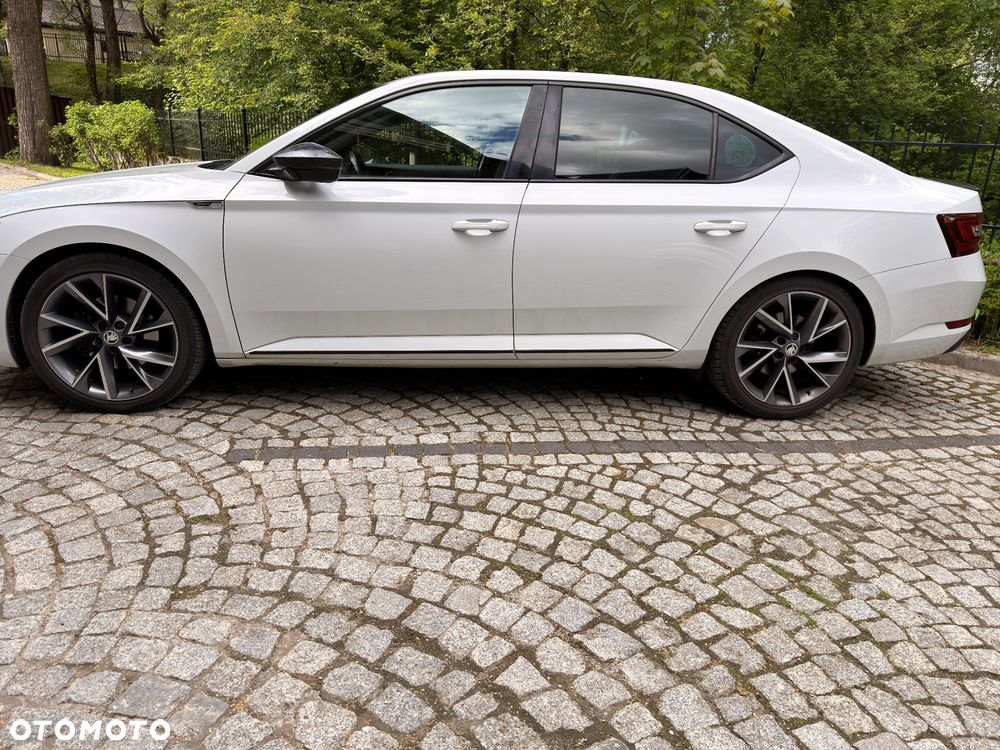 Skoda Superb 2.0 TDI DSG Sportline - 3