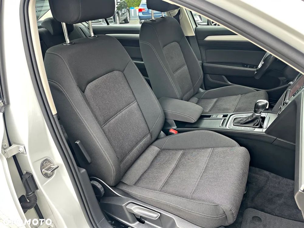 Volkswagen Passat 2.0 TDI SCR (BlueMotion Technology) DSG Comfortline - 27