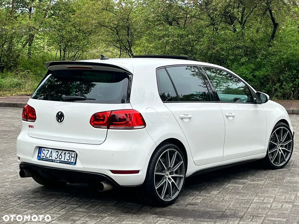 Volkswagen Golf 2.0 GTI DSG - 11