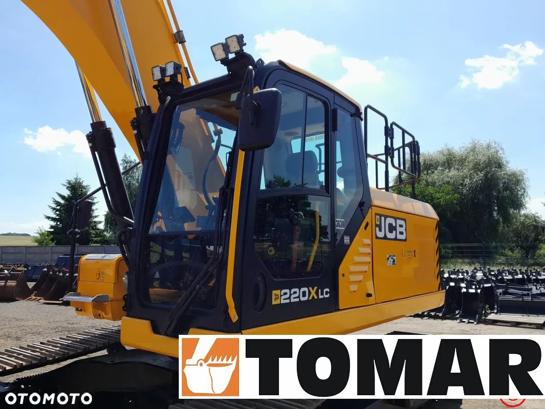 JCB 220X - 12