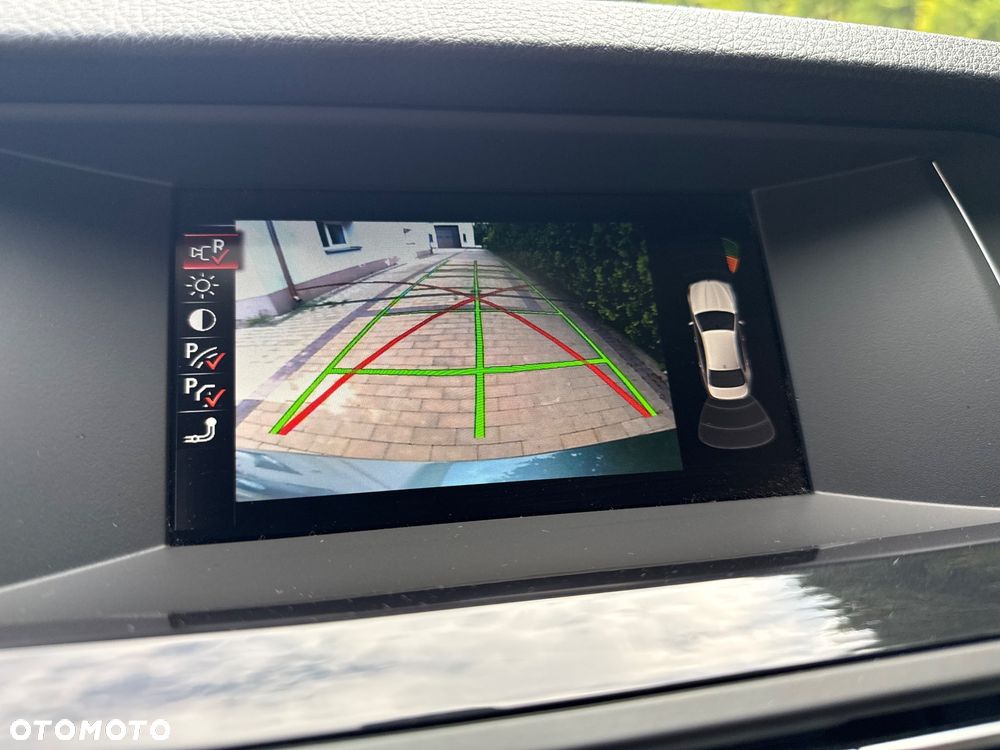 BMW Seria 5 520d xDrive - 27