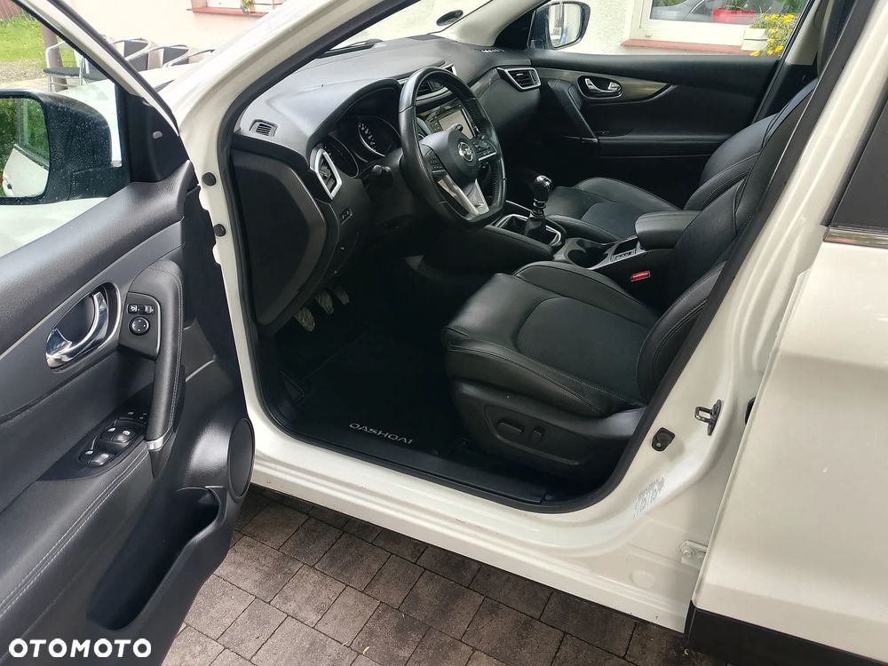 Nissan Qashqai 1.6 dCi DPF tekna - 8