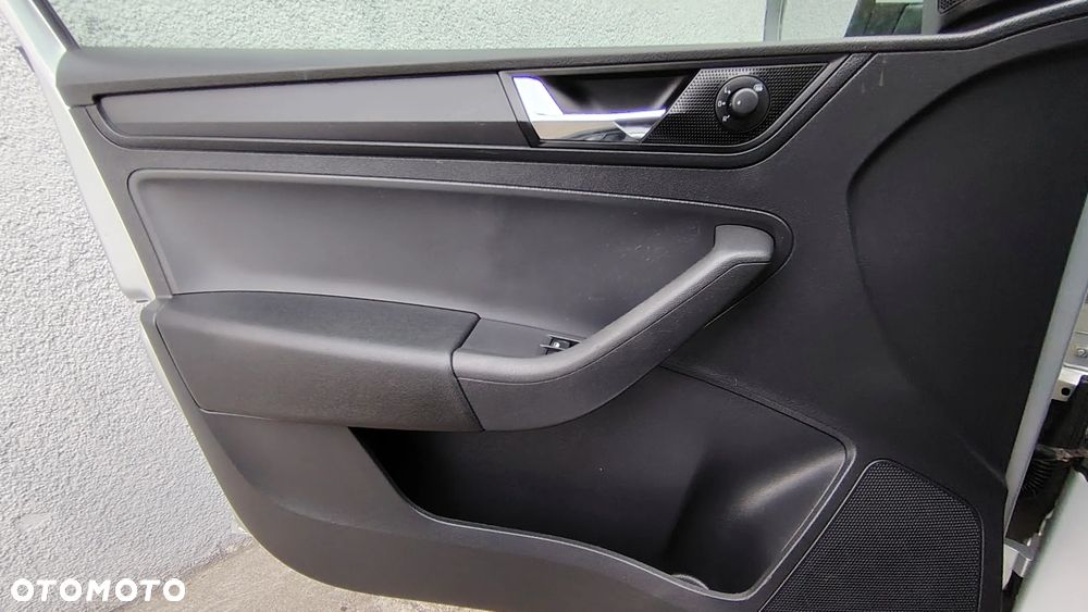 Skoda RAPID 1.0 TSI Ambition - 30