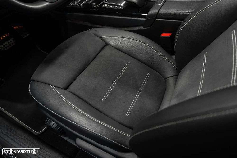 Mercedes-Benz A 250 Limousine e 8G-DCT AMG Line - 23