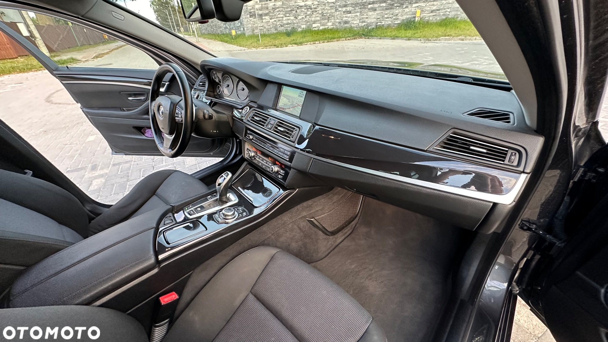 BMW Seria 5 523i Sport-Aut - 6