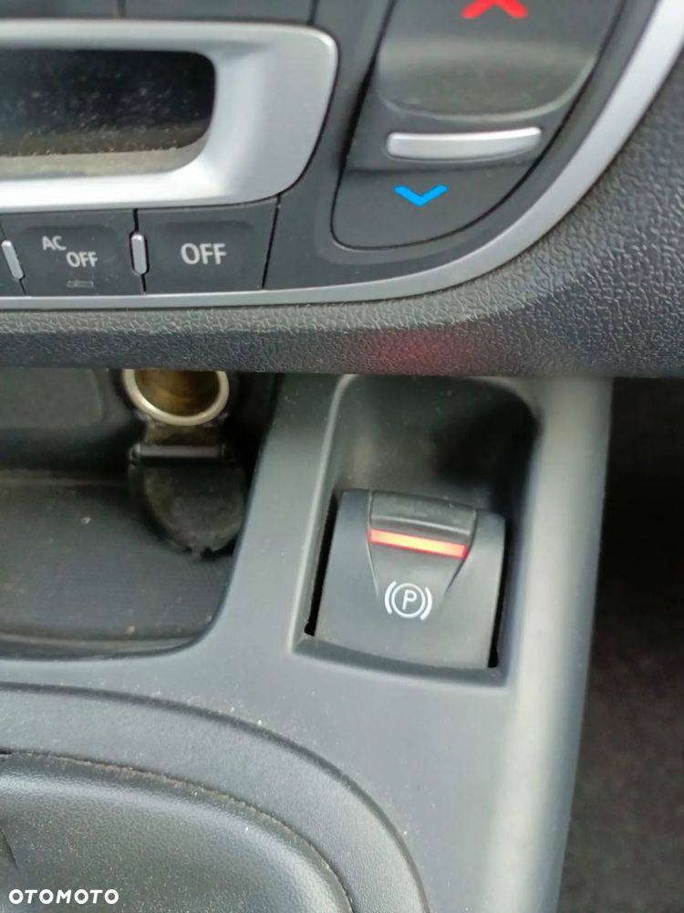 Renault Grand Scenic - 16