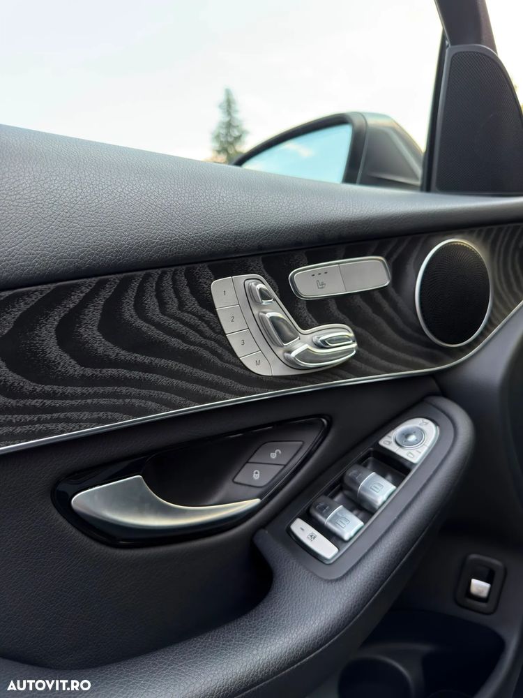 Mercedes-Benz GLC 300 4MATIC 9G-TRONIC - 12