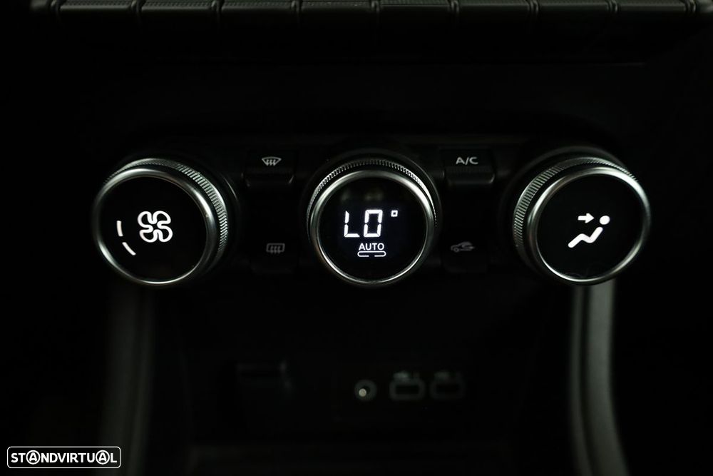 Renault Captur 1.0 TCe Techno Bi-Fuel - 13