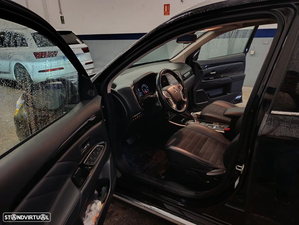 Mitsubishi Outlander - 9