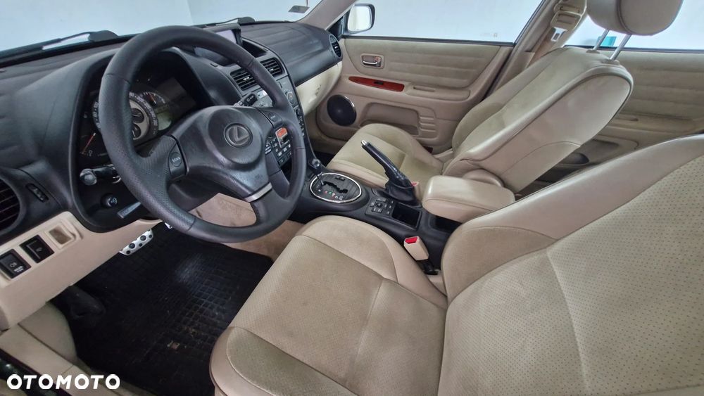 Lexus IS 300 Prestige - 13