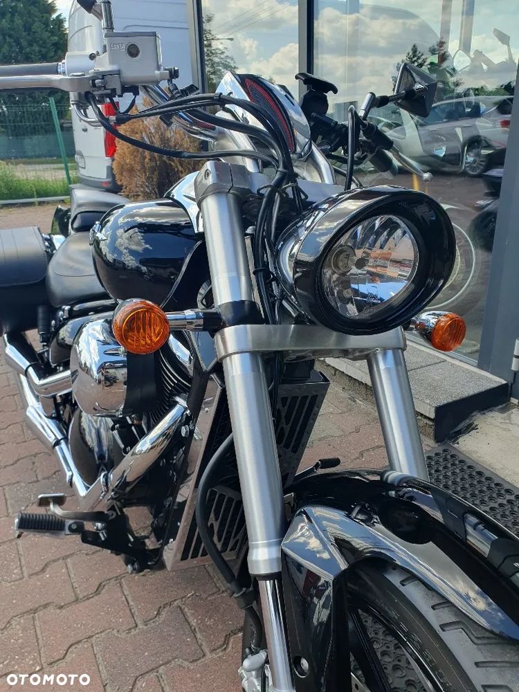 Suzuki Intruder - 24