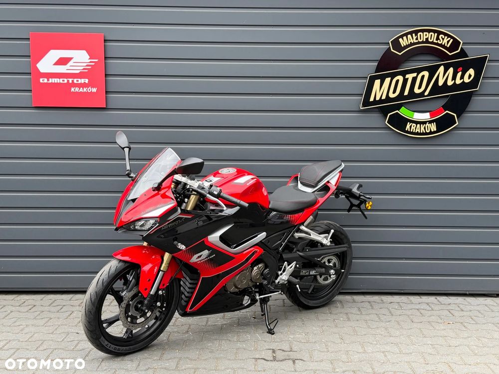 QJMOTOR SRK 125R - 1