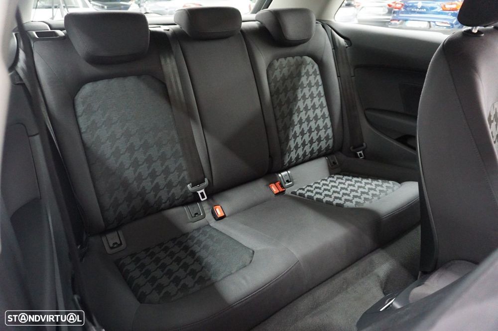 Audi A3 1.6 TDI Advance Ultra - 12