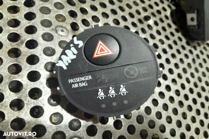 Buton avarie 839500D050-A 839500D050-A Toyota Yaris XP130 [2011 - 201 - 1