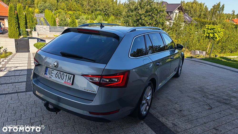 Skoda Superb 2.0 TDI DSG Premium Edition - 11
