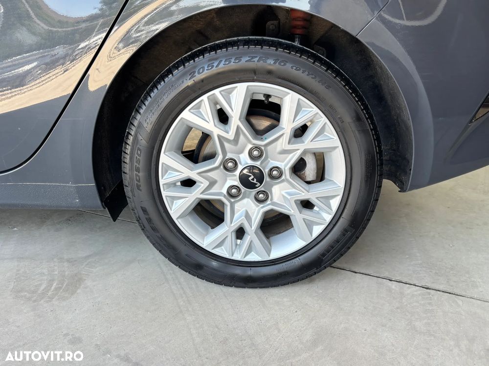 Kia Ceed - 12