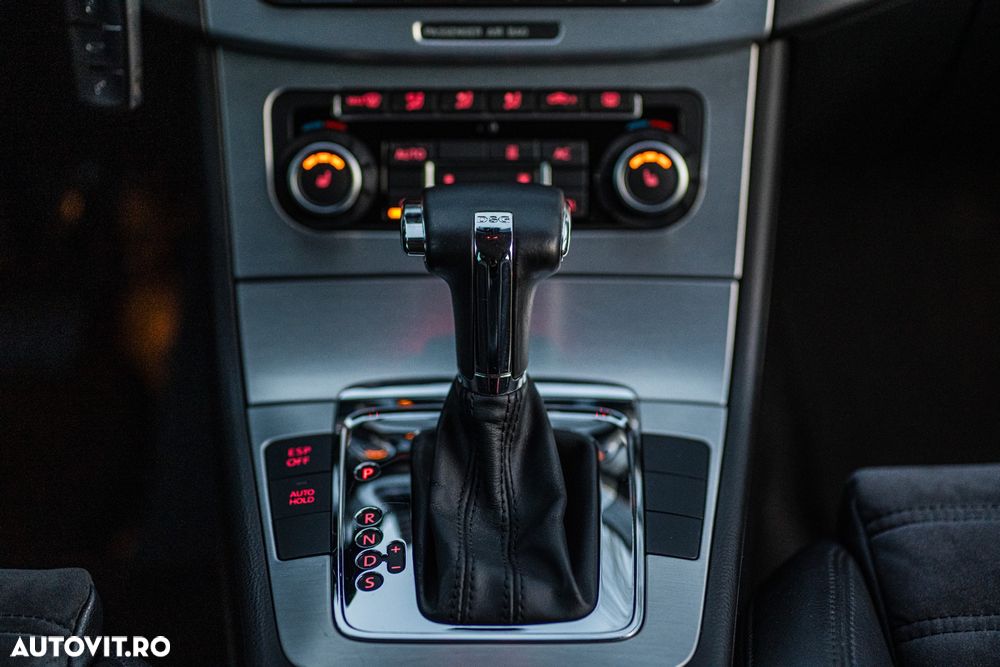 Volkswagen Passat Variant 2.0 TDI BlueMotion Technology Highline DSG - 16