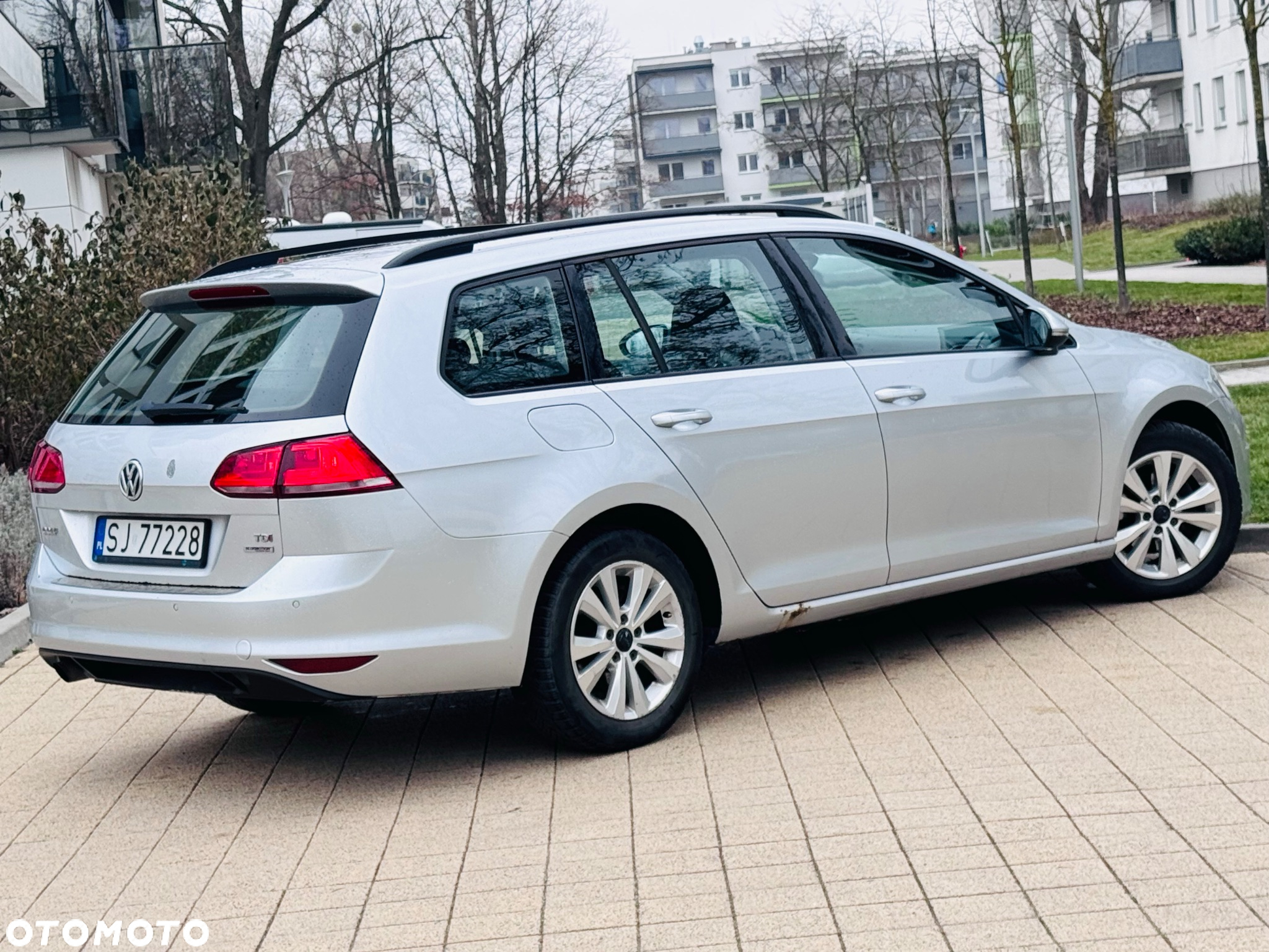Volkswagen Golf VI 1.6 TDI Trendline - 15