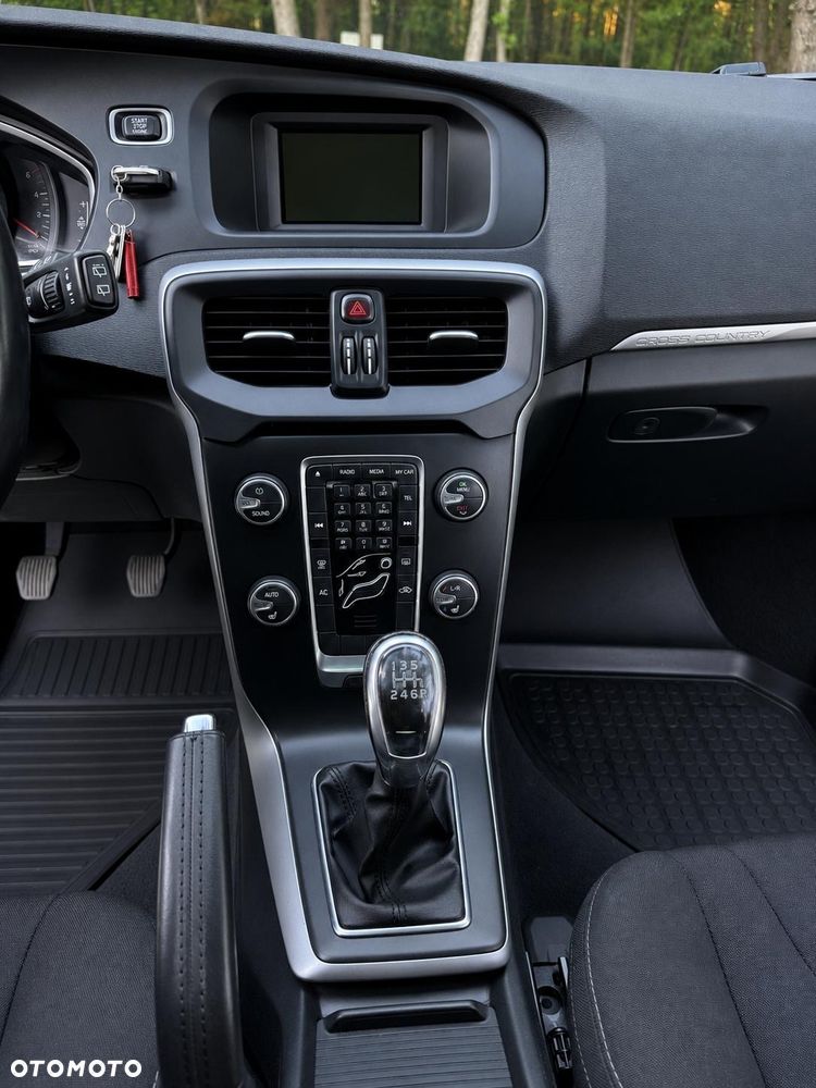 Volvo V40 Cross Country - 9