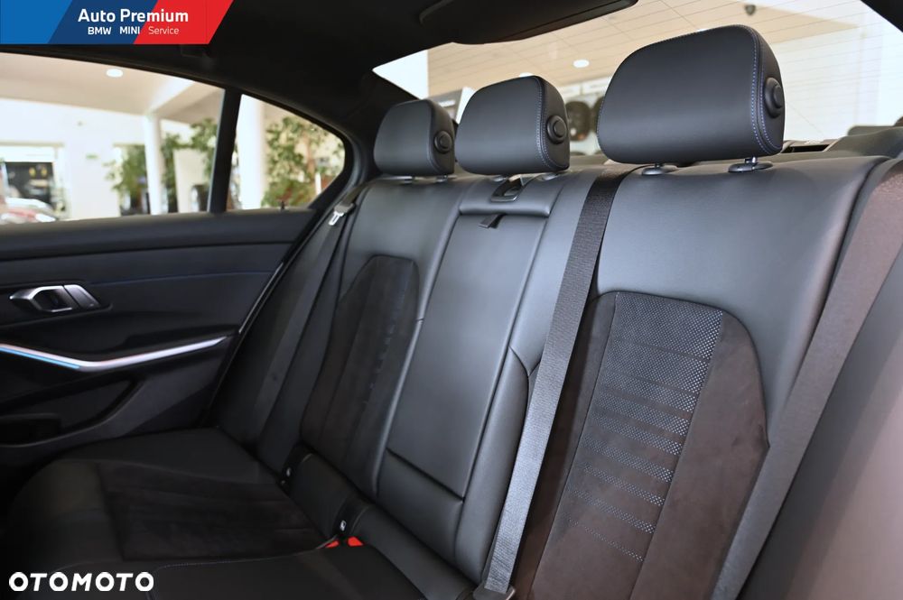 BMW Seria 3 320d xDrive - 16